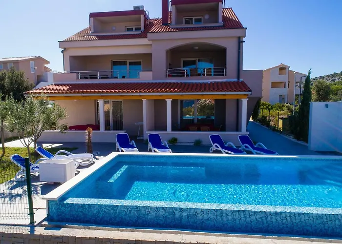 Second-home * Ražanj