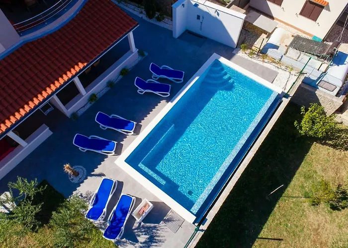 アパート Second-home Ražanj